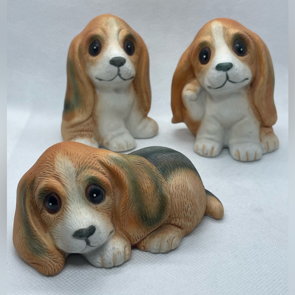 Vintage Set of 3 Porcelain Homco Bassett Hound Beagle Puppies Dogs Figures